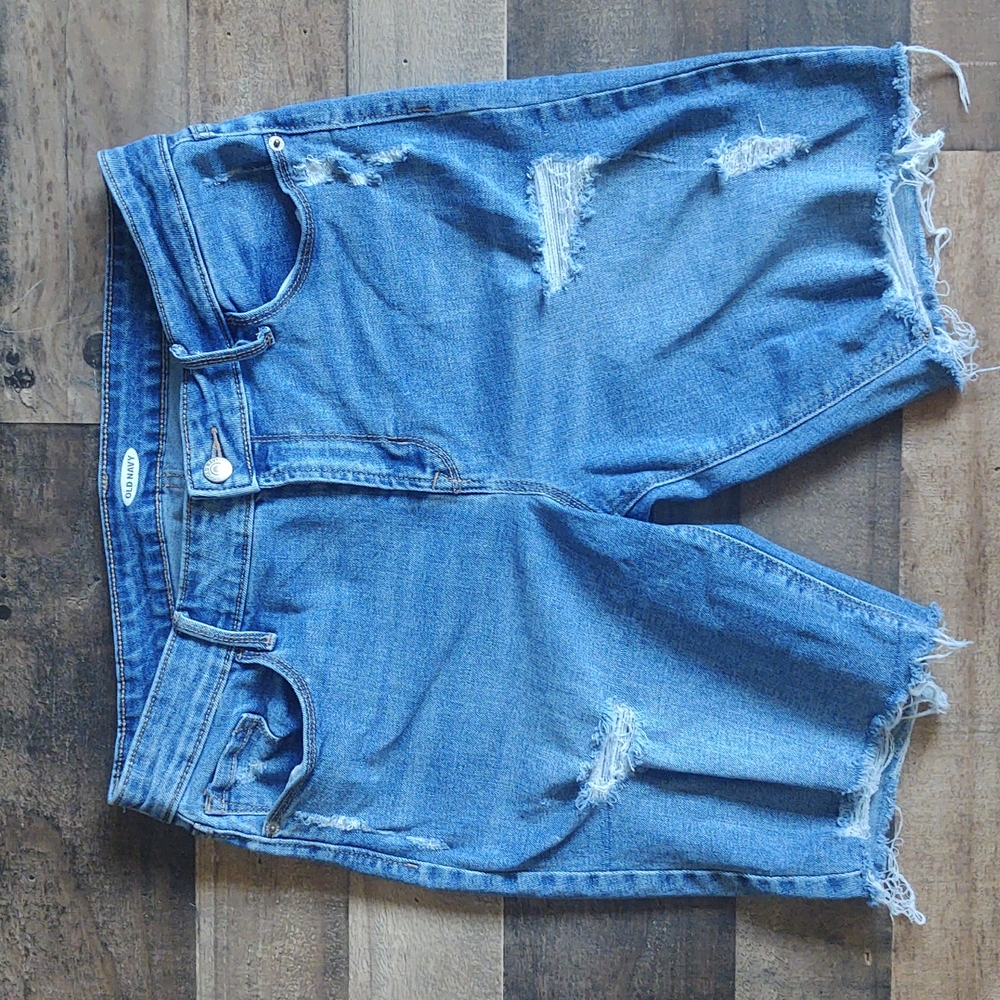 Old Navy Distressed Bermuda Jean Shorts sz 8 Women
